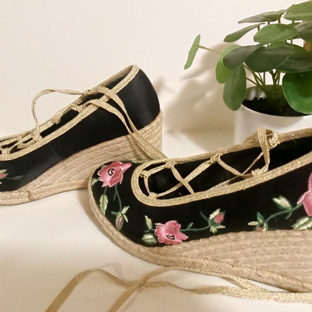 Floral shoes